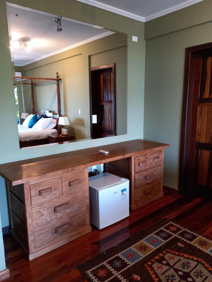 Luxury Suites Vila Indonesia Гаропаба Екстериор снимка