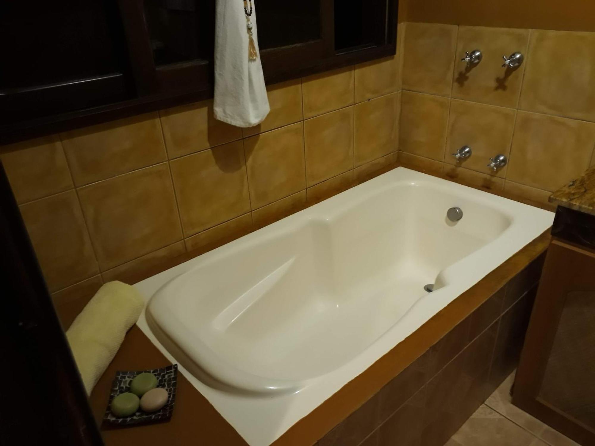 Luxury Suites Vila Indonesia Гаропаба Екстериор снимка