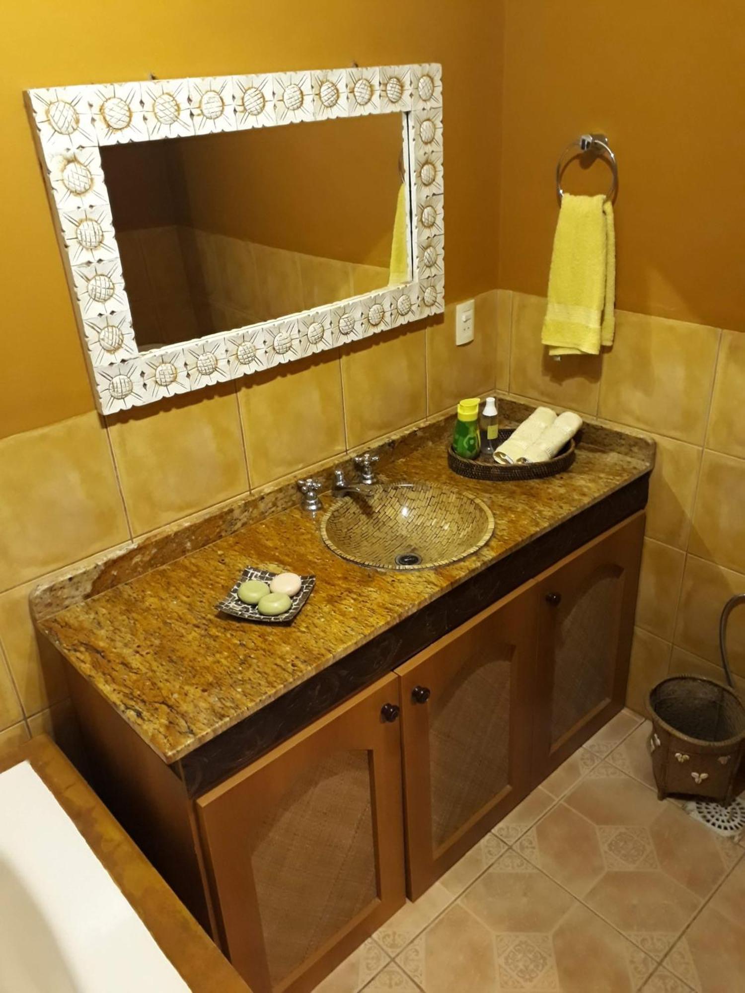 Luxury Suites Vila Indonesia Гаропаба Екстериор снимка
