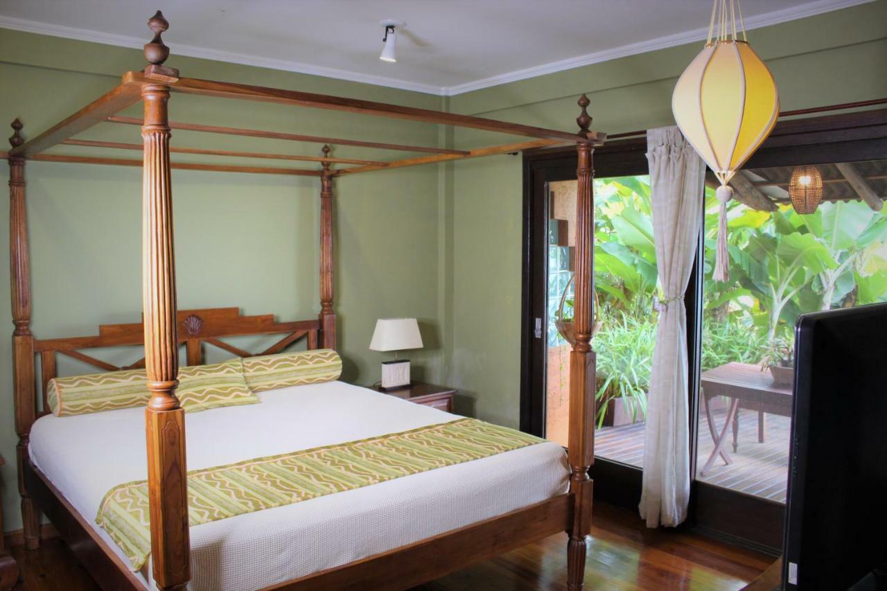 Luxury Suites Vila Indonesia Гаропаба Екстериор снимка