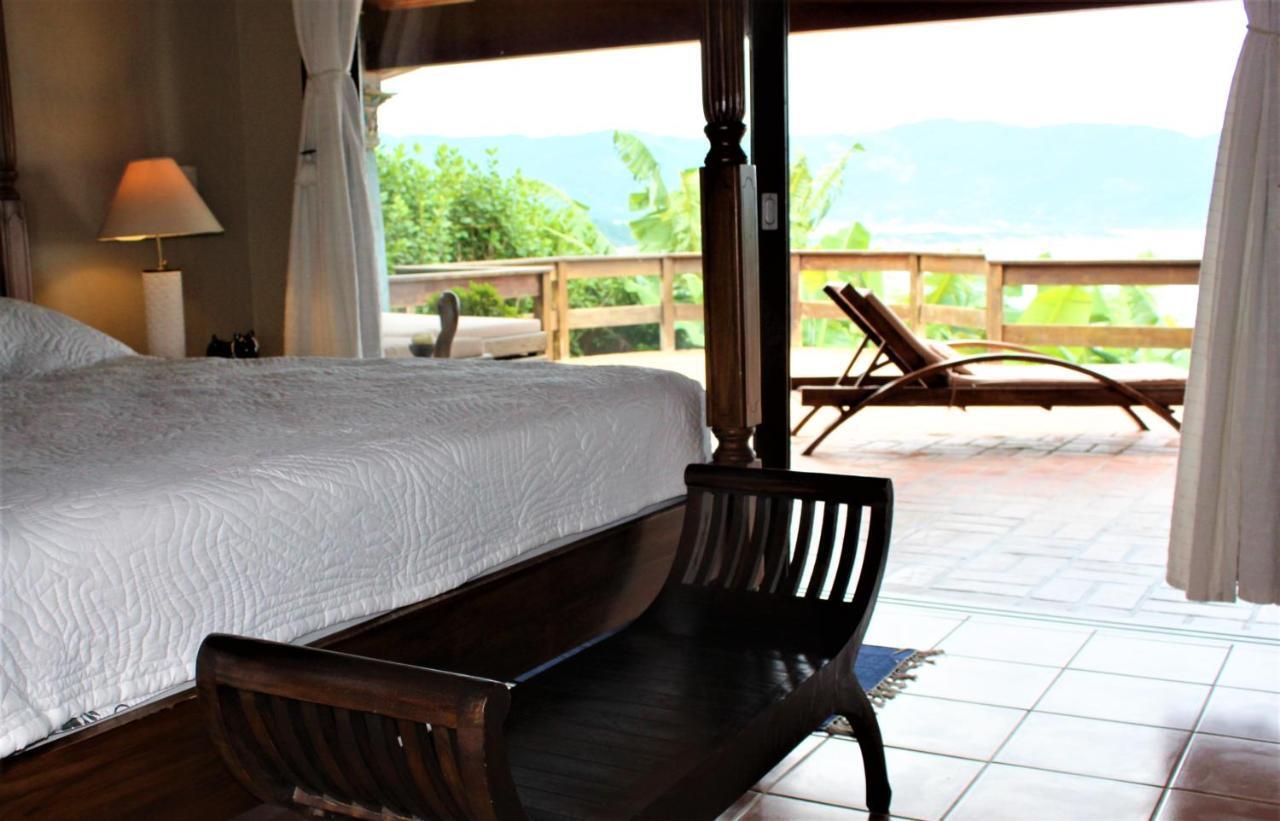 Luxury Suites Vila Indonesia Гаропаба Екстериор снимка