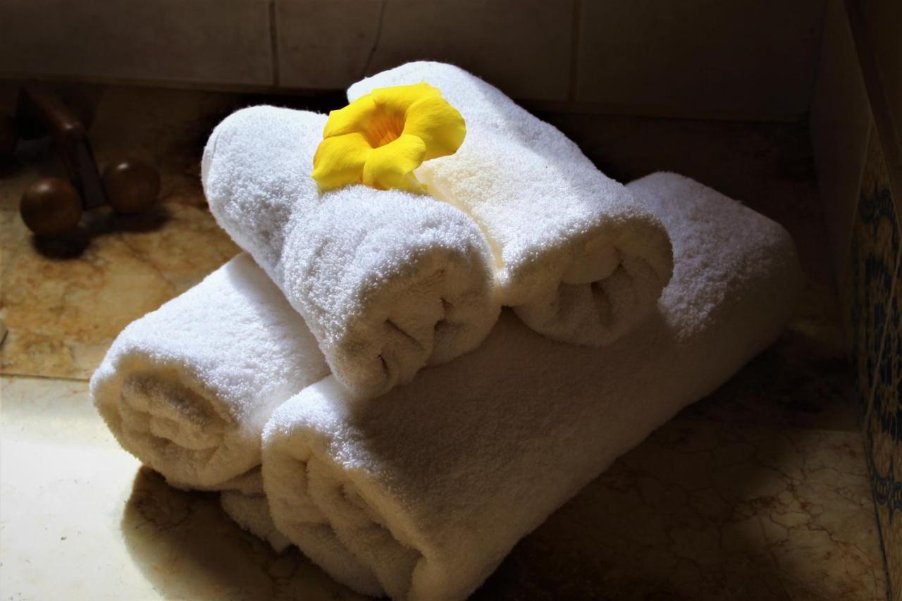 Luxury Suites Vila Indonesia Гаропаба Екстериор снимка